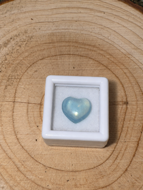 1g Santa Maria Aquamarine heart presented in its individual display box