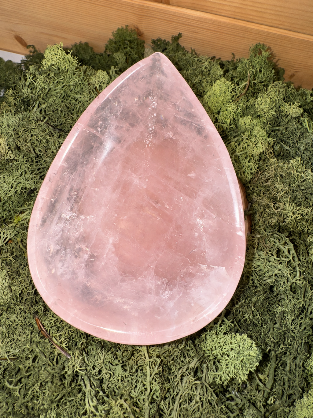 Large 511g natural Rose Quartz teardrop crystal bowl with asterism